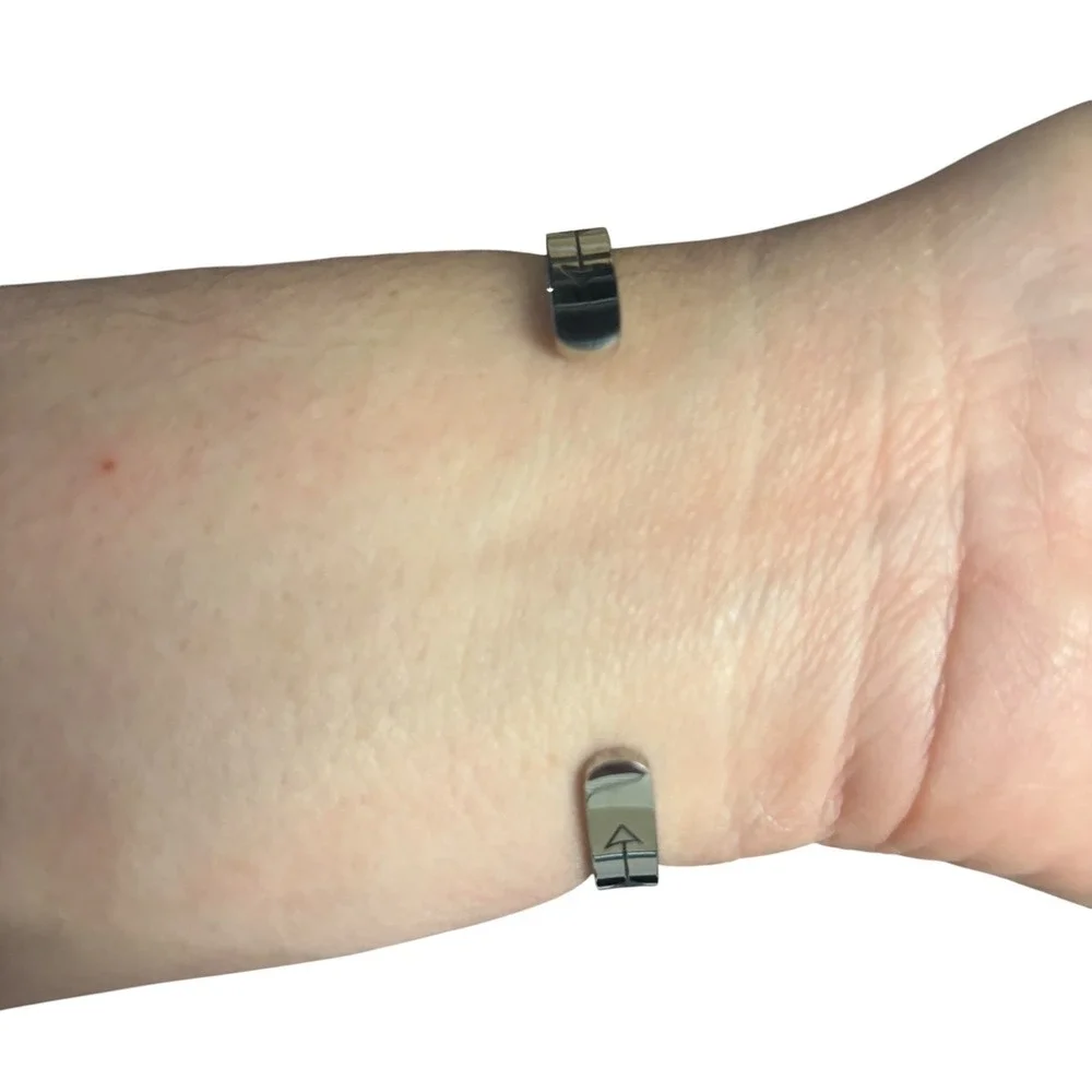 Mint & Lily Silver Straighten‎ Your Crown Daughter Inspirational Cuff Bracelet